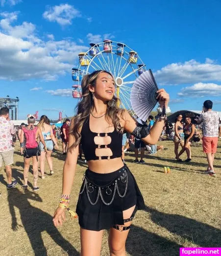 Christine Ye OnlyFans Thumbnail #GHgFkPaDq3