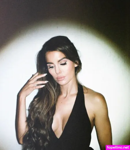 Christy Carlson Romano OnlyFans Thumbnail #zPJ7qrc4Aw