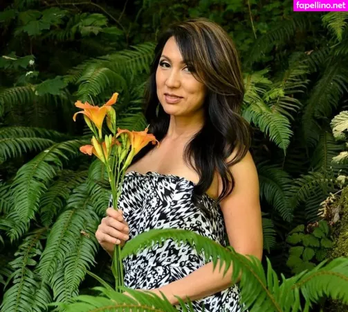 Christy Lee OnlyFans Thumbnail #4gNcrl0B8T