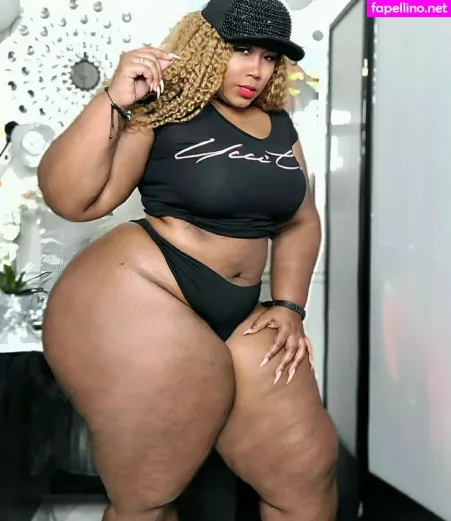 Chrisycurves OnlyFans Thumbnail #jMalaicC3M