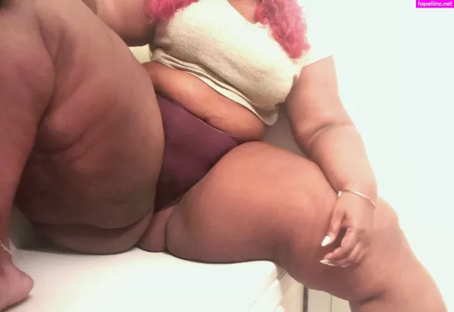 Chrisycurves OnlyFans Thumbnail #ziM8boRURb