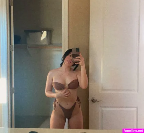 Chrrristina Chrristineee OnlyFans Thumbnail #2vQ4rFqvap