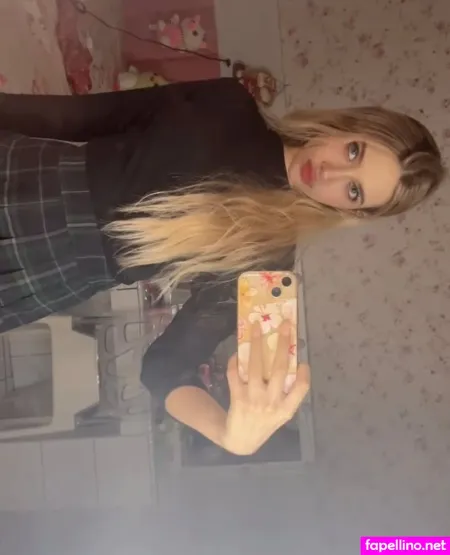 Ciane Aymme OnlyFans Thumbnail #N1yBNPl4BB