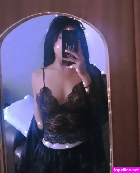 Cigarette Karina OnlyFans Thumbnail #B00y2WhaAC