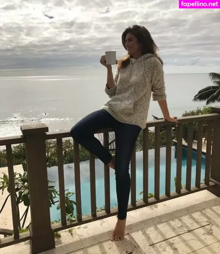 Cindy Crawford OnlyFans Thumbnail #T5VWeWKRGL