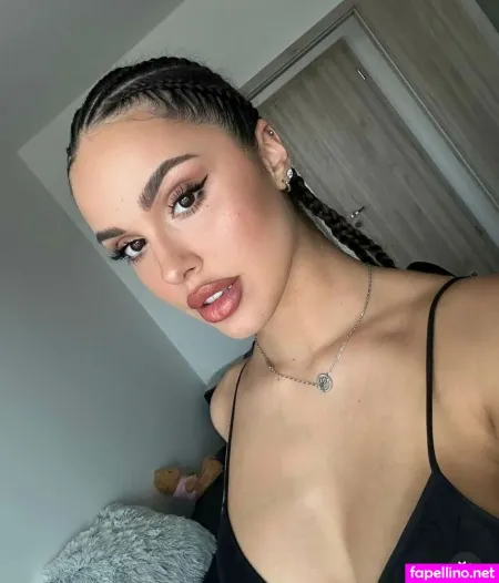 Cinnabellee OnlyFans Thumbnail #N7zs33jxdT