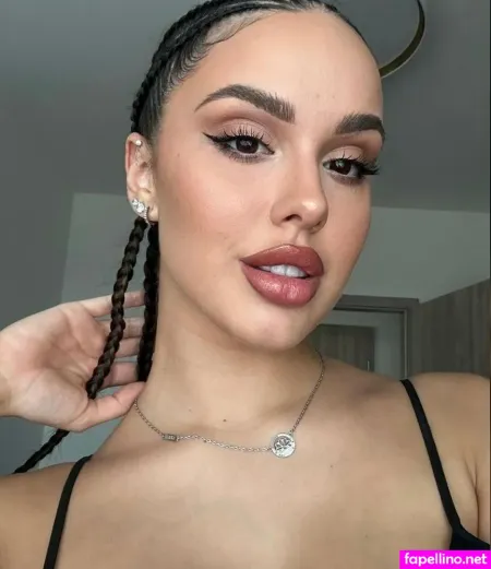 Cinnabellee OnlyFans Thumbnail #vZZCgF8djh