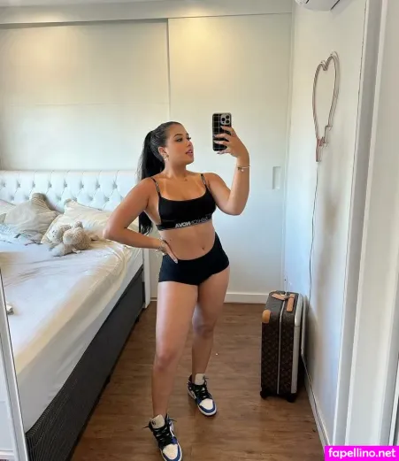 Cinthia Cruz Main Profile Photo