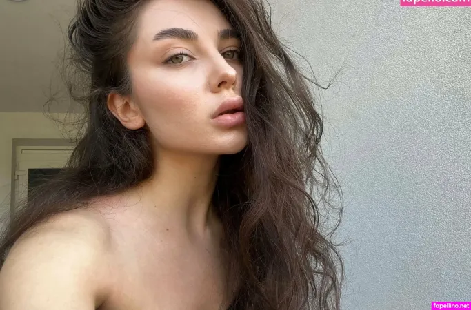 Cinzia Love Main Profile Photo