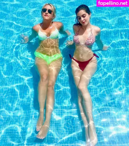 Claire Chust OnlyFans Thumbnail #2YSRheB2gq