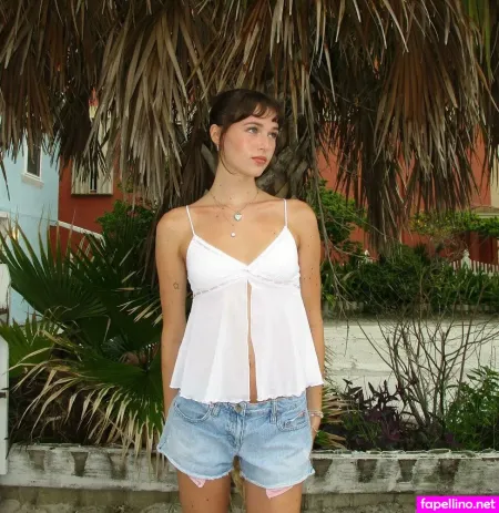 Claire Drake OnlyFans Thumbnail #YvUA1uMEep