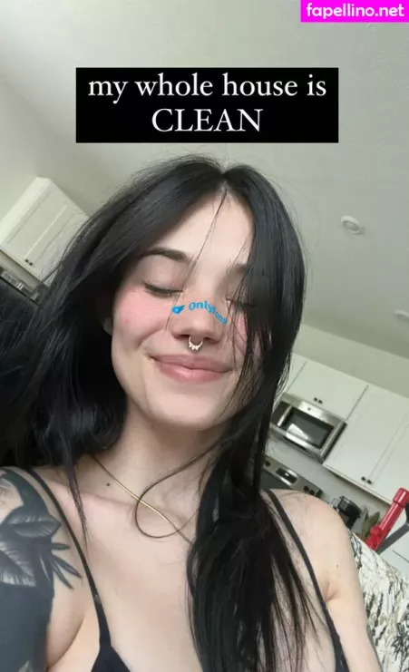 Claire Estabrook 1 OnlyFans Thumbnail #Wi4iYY0sNU