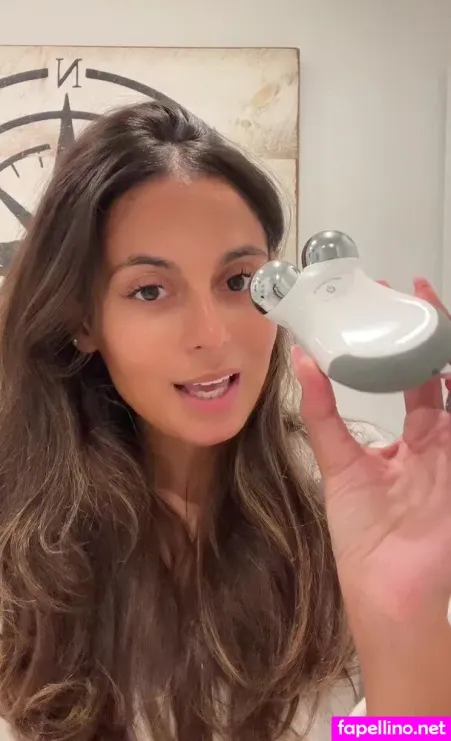 Claire Grossman OnlyFans Thumbnail #C3oGJtyERw