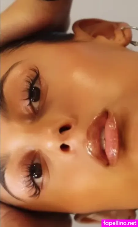 Claire Grossman OnlyFans Thumbnail #JmwiPe8kkD