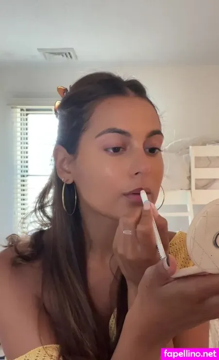 Claire Grossman OnlyFans Thumbnail #V0jZsI3HYS