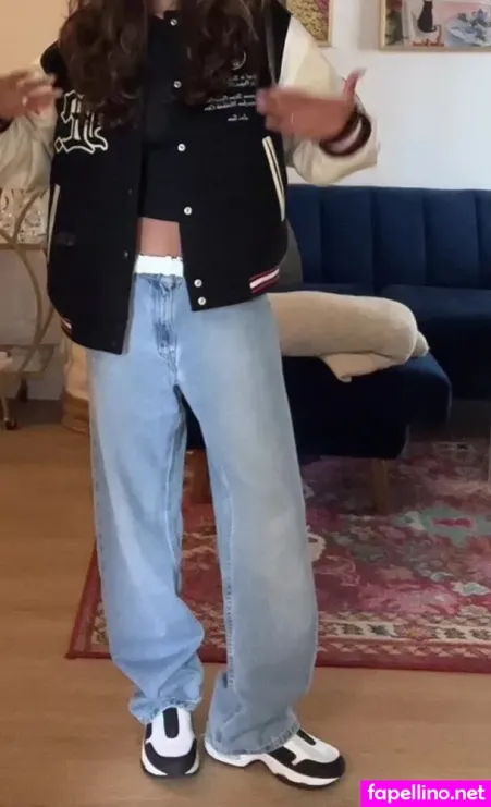 Claire Grossman OnlyFans Thumbnail #VkhhBCxmFs