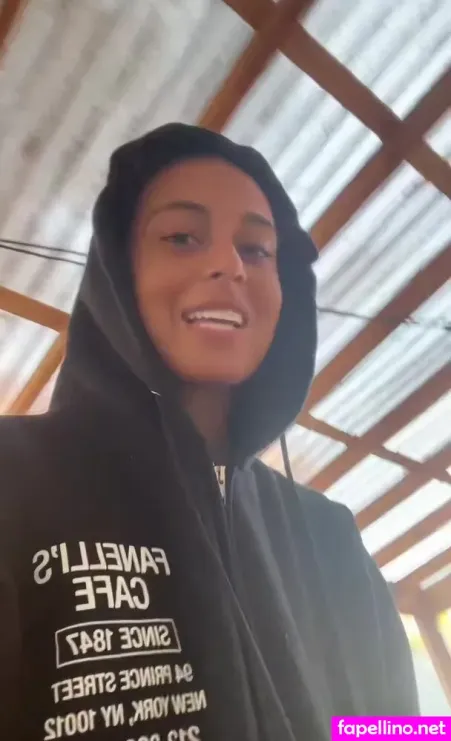 Claire Grossman OnlyFans Thumbnail #n4vugOEMdQ