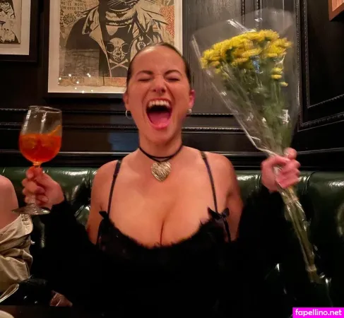 Claire Helen Clrhln OnlyFans Thumbnail #wxsUn4GcYy