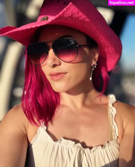 Claire Max OnlyFans Thumbnail #GiGgSLwGbq