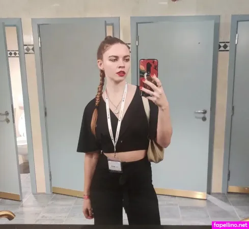 Claire Meder OnlyFans Thumbnail #sKoxpothnQ