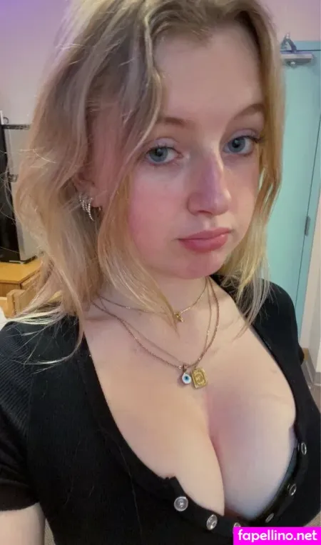 Claire Reynolds OnlyFans Thumbnail #sN0V2PgDd4