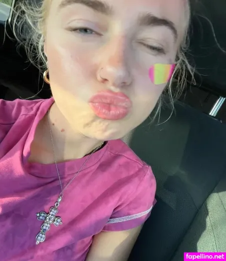 Claire Rosinkranz OnlyFans Thumbnail #0HLulrqQjg