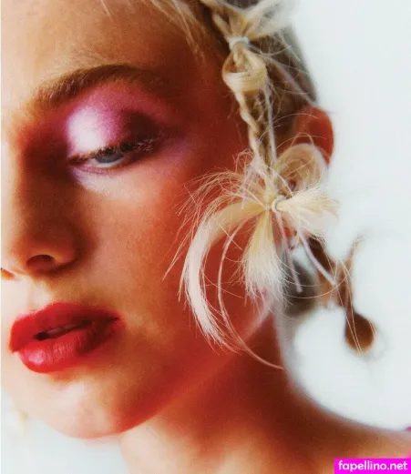 Claire Rosinkranz OnlyFans Thumbnail #wtjgWJQsBS