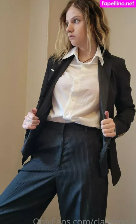 Clairemort OnlyFans Thumbnail #Oq1MCb40Ws