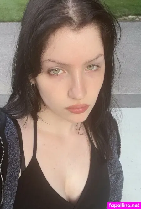 Claireyael OnlyFans Thumbnail #XUwtHXNbBE