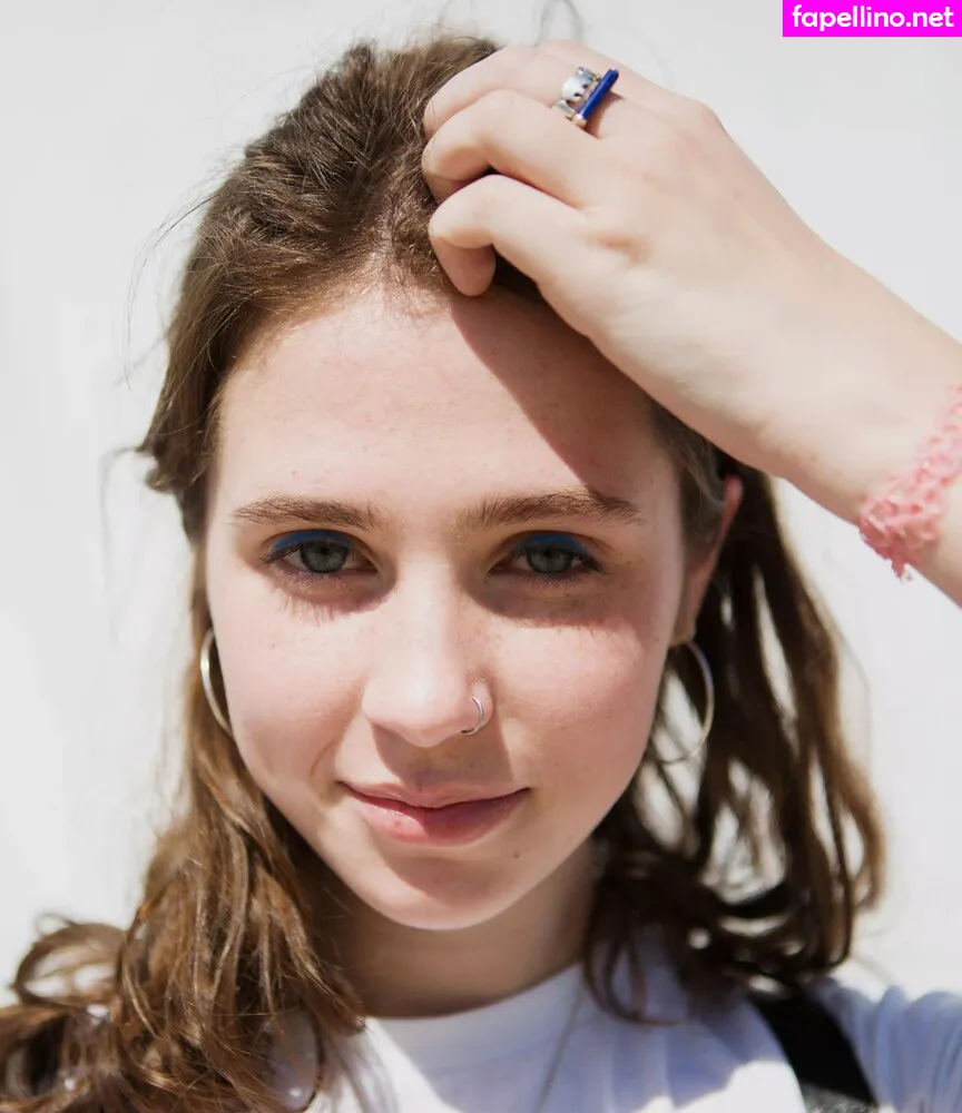 Claire Cottrill, clairo Nude Leaked OnlyFans Photo #4dGDn5qGLF