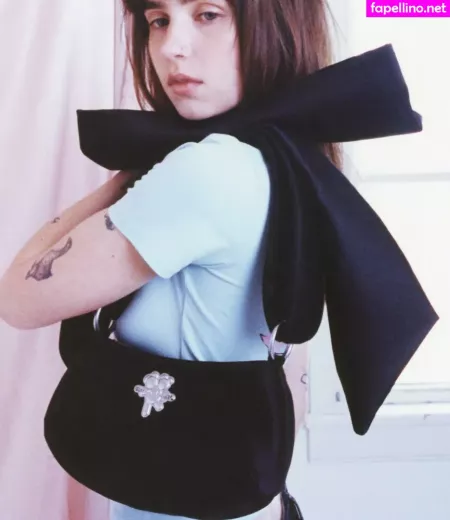 Clairo OnlyFans Thumbnail #HOWLQcdKo1