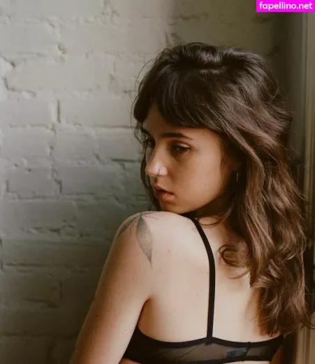 Clairo OnlyFans Thumbnail #JbUAR0PxfO