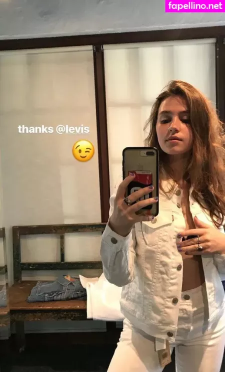 Clairo OnlyFans Thumbnail #jRJn4sG8ol