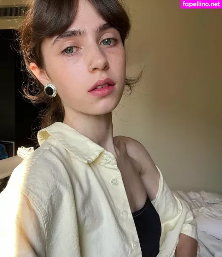 Clairo OnlyFans Thumbnail #pnksAeVFb9