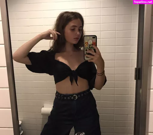 Clairo OnlyFans Thumbnail #xGc5JUuXno