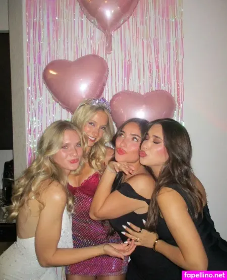 Clara Ford OnlyFans Thumbnail #XHWBLYtHgA