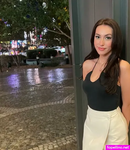 Clara Gomez OnlyFans Thumbnail #2kLedaFQ4V