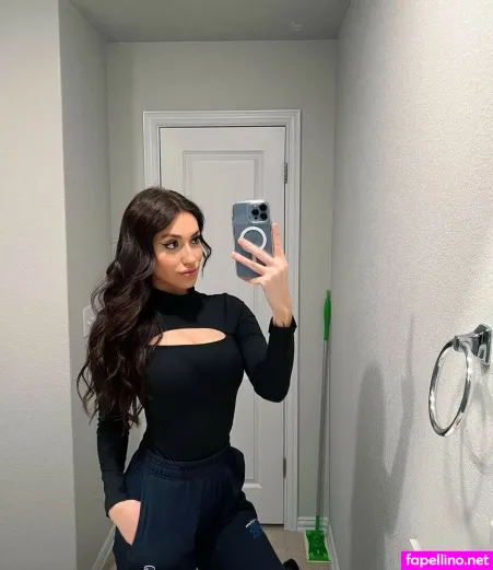 Clara Gomez OnlyFans Thumbnail #lWq9TBNg24