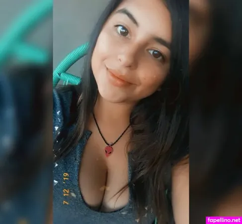 Clara Gonz OnlyFans Thumbnail #TUOUVVqVHm