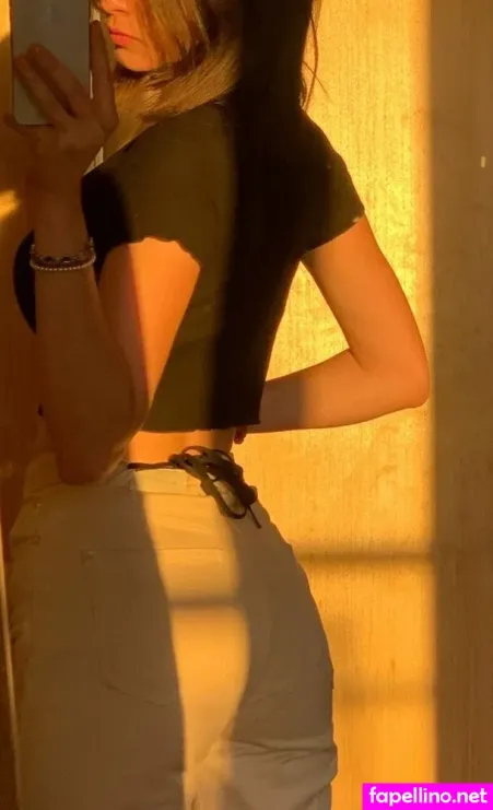 Clara Lostanlen OnlyFans Thumbnail #4rmXSbYqEg