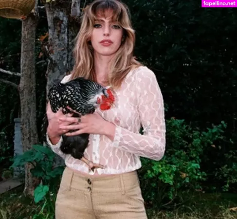 Clara Mcgregor OnlyFans Thumbnail #NFRNB2PbrN