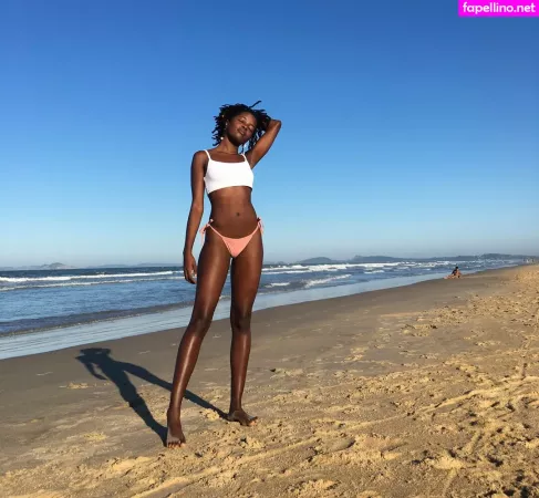 Clara Moneke OnlyFans Thumbnail #k4sxPNedCW