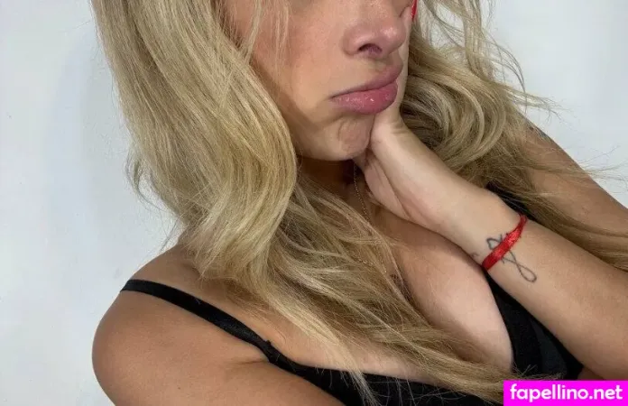 Claraqueeen Main Profile Photo