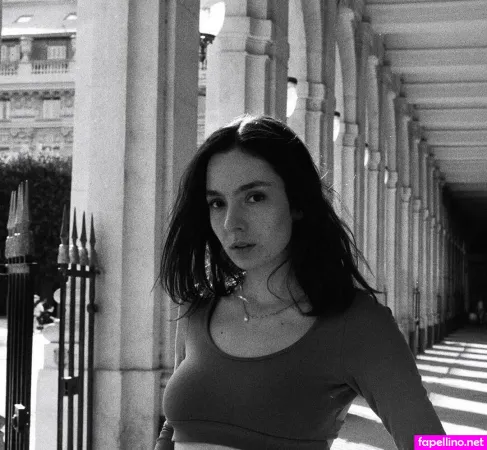 Clararunaway OnlyFans Thumbnail #cMgHnNMCxD