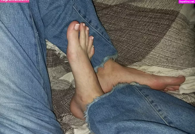Clarita Feet OnlyFans Thumbnail #2HGUET5PsL
