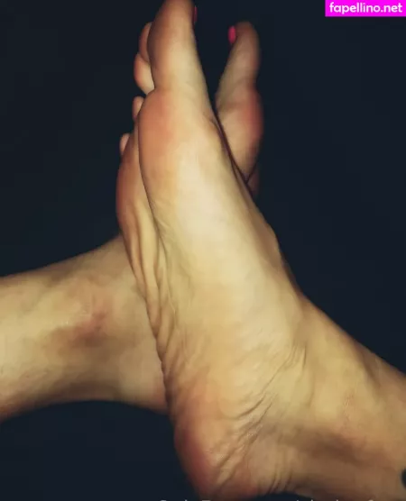 Clarita Feet OnlyFans Thumbnail #AYvHzurP7F