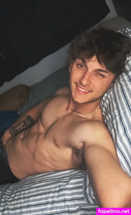 Clark Kent69 OnlyFans Thumbnail #qaw2G8PJM0