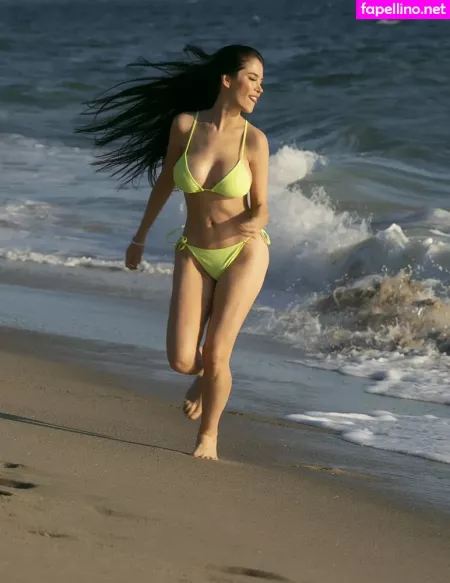 Claudia Alende OnlyFans Thumbnail #co2U2DBvQB
