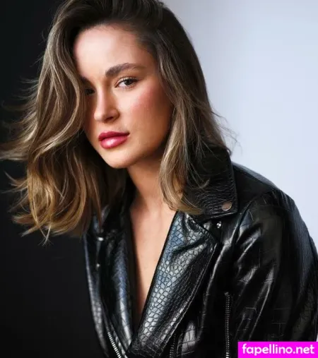 Claudia Dargis 1 OnlyFans Thumbnail #gyPlDkUoiK