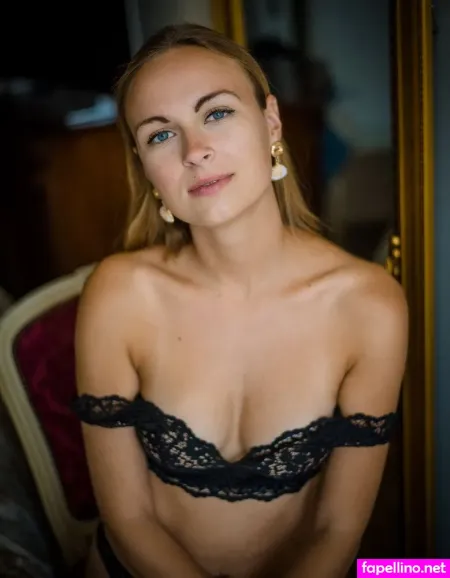 Claudia Struwe Flying Claudia OnlyFans Thumbnail #h3wNkHZF22